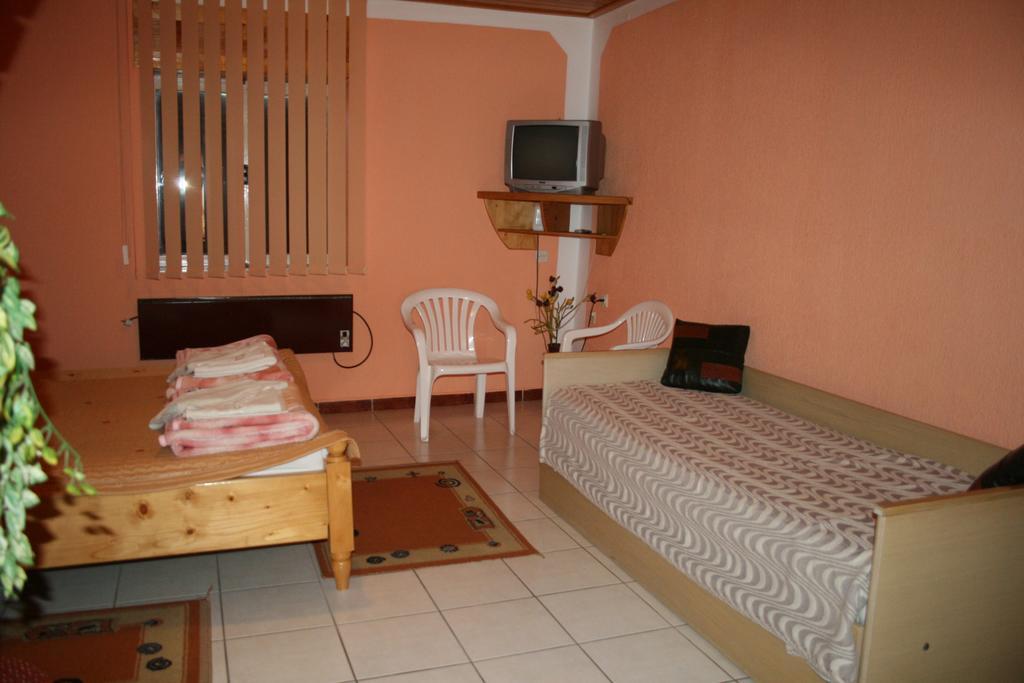 Sobe Rooms Szobak Zimmer Kis ปาลิช ภายนอก รูปภาพ
