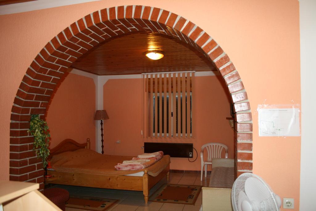Sobe Rooms Szobak Zimmer Kis ปาลิช ภายนอก รูปภาพ