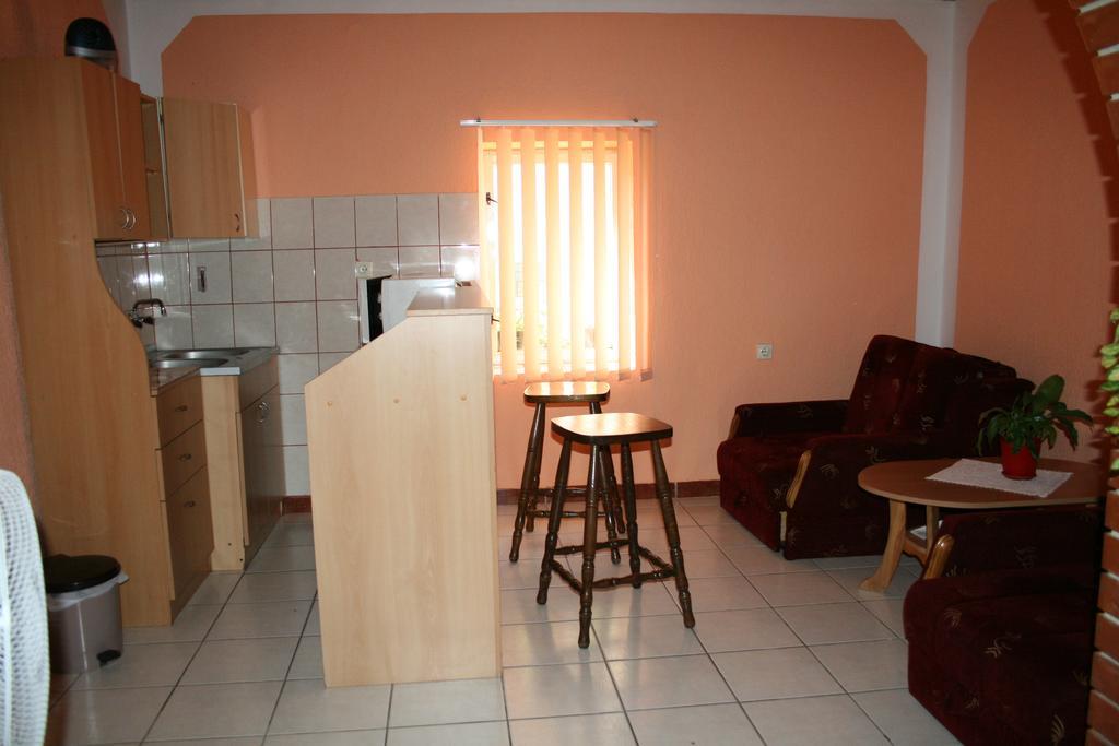 Sobe Rooms Szobak Zimmer Kis ปาลิช ภายนอก รูปภาพ