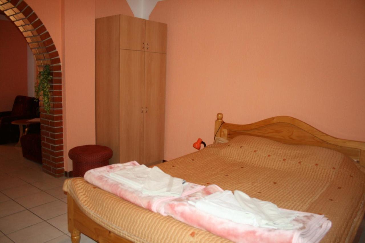 Sobe Rooms Szobak Zimmer Kis ปาลิช ภายนอก รูปภาพ